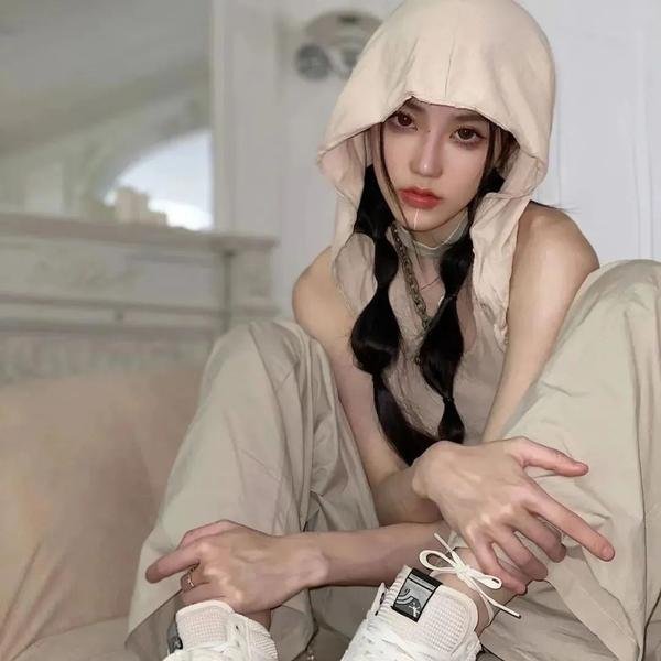 黑洞乌托邦海报