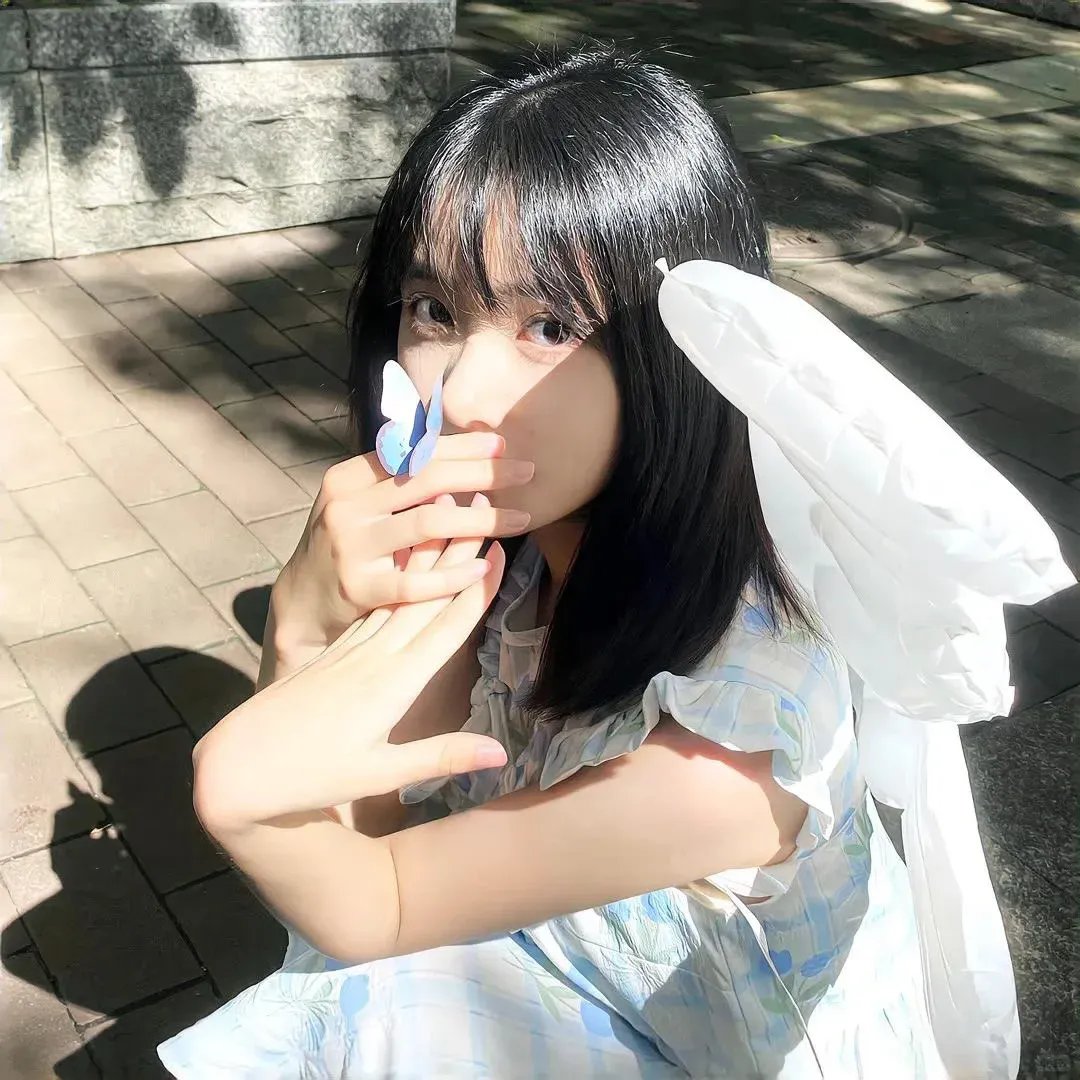 女王的绿色星球海报